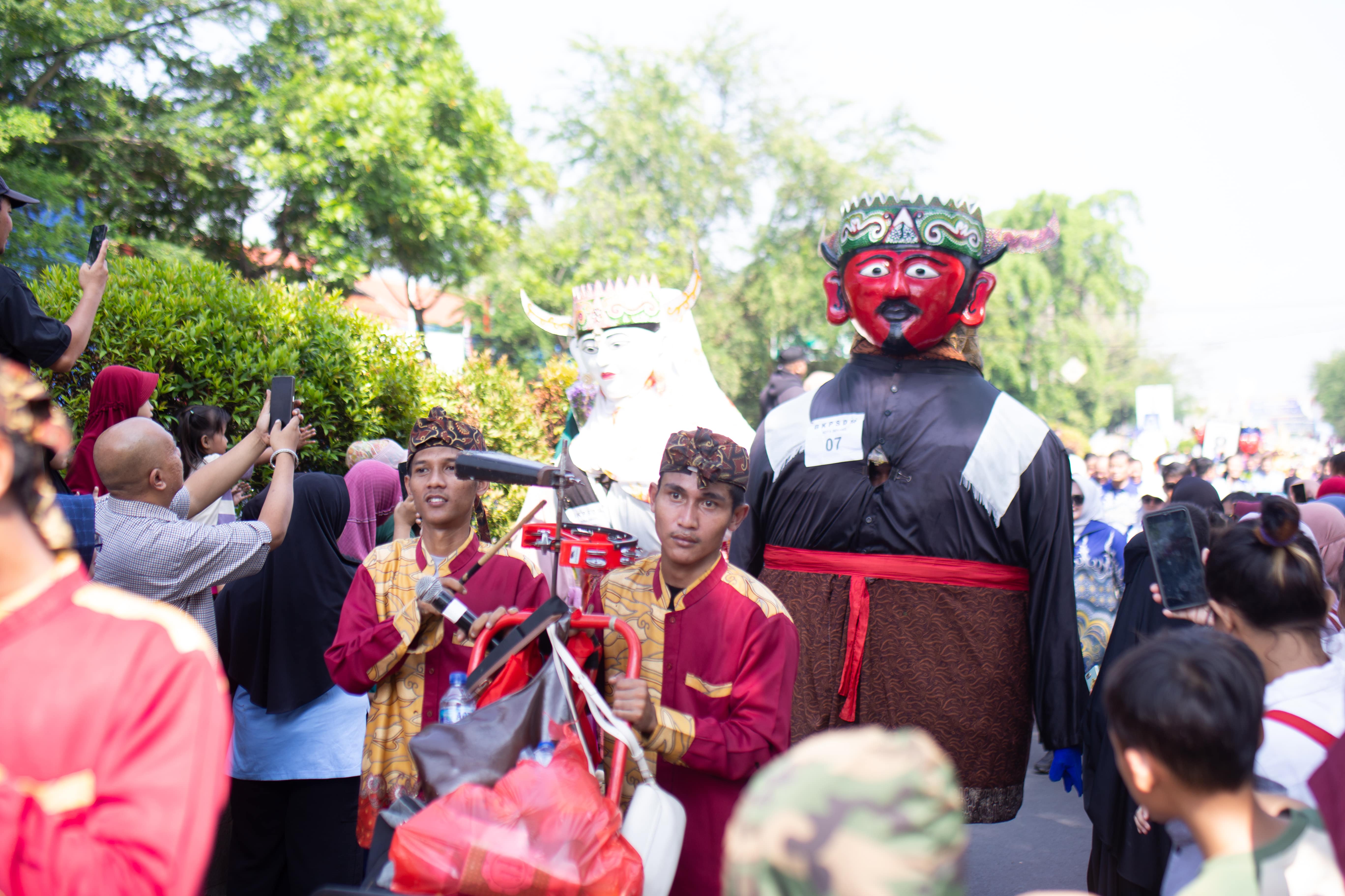 PAWAI BUDAYA HUT KOTA SERANG KE-18